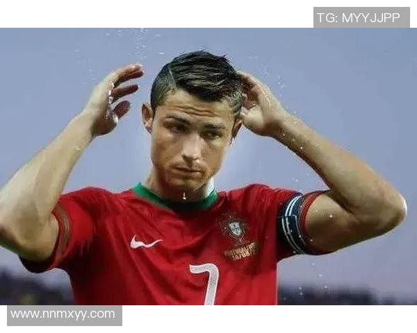 姆巴佩足球巨星高清图片展现速度与技巧的完美结合 姆巴佩足球巨星高清图片展现速度与技巧的完美结合