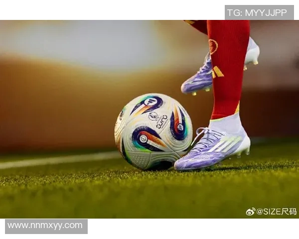 足球传奇巨星携手经典球鞋演绎绿茵场上无与伦比的荣耀故事